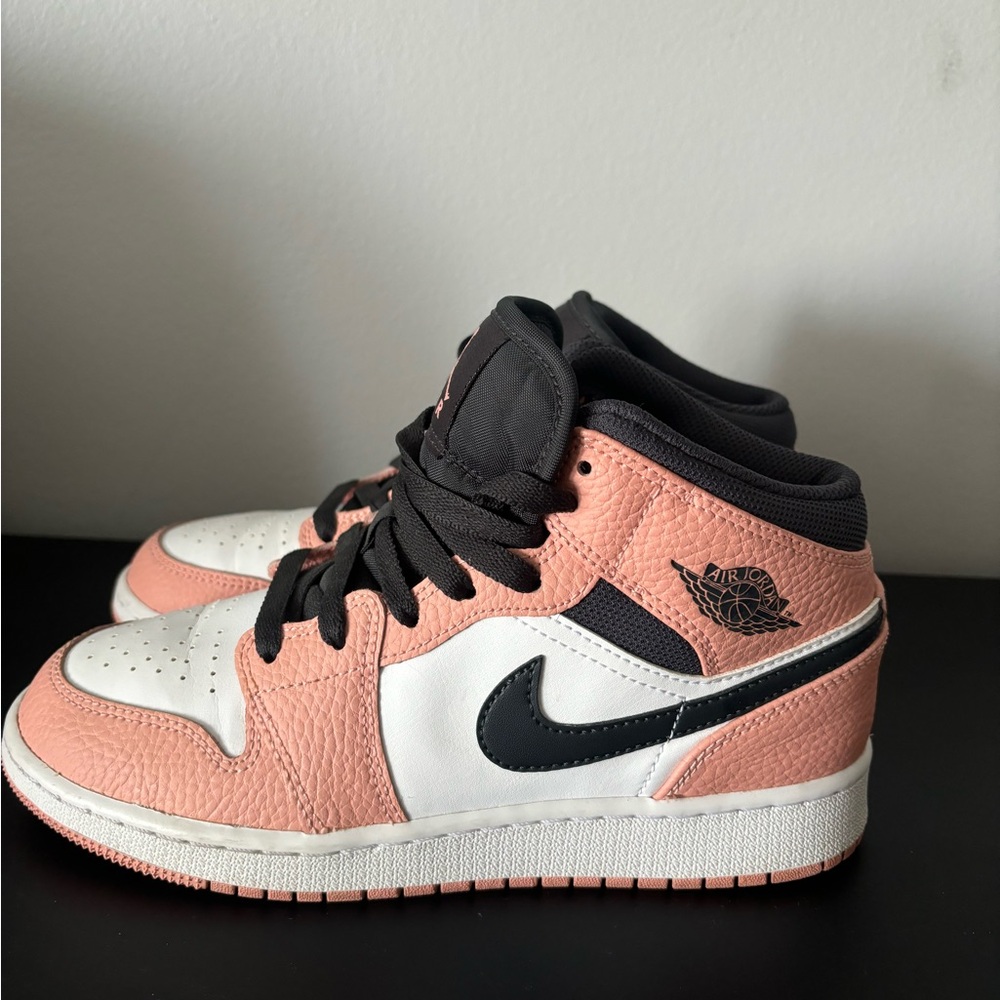 Air Jordan 1 Mid ‘Pink Quartz' - Picture 4 of 9